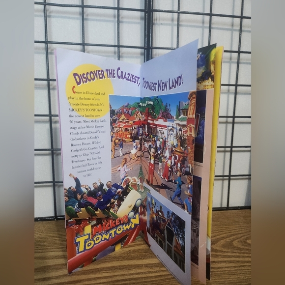1990’s Disneyland Brochure Mickey’s Toontown RARE Mickey Mouse Passport VTG - Picture 4 of 4